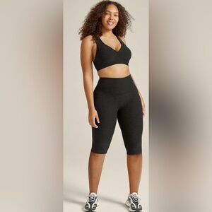 Beyond Yoga Black Pedal Pusher High Waisted Leggings Size M